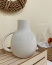 Біла ваза керамічна з абстракцією  (20*20*15 см)