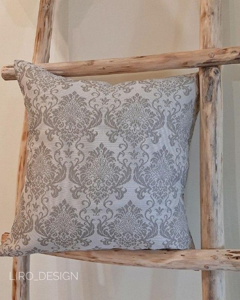 Наволочка на декоративну подушку з принтом (45 х 45 см) Vloria