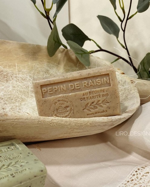 Марсельське мило-скраб  PEPIN DE RAISIN ("Виноградні кісточки") 125 г. Vloria