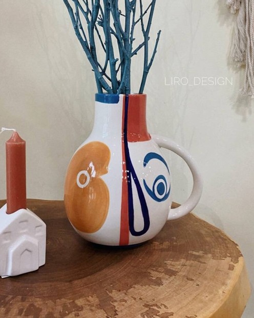 Біла ваза керамічна з абстракцією  (20*20*15 см) Vloria