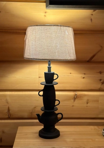 Настільна  лампа з абажуром