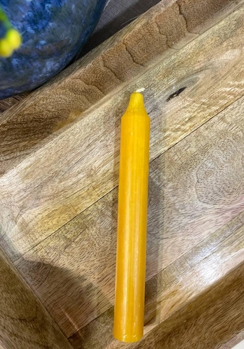 Свічка жовтого кольору (18 см,d 2 см)