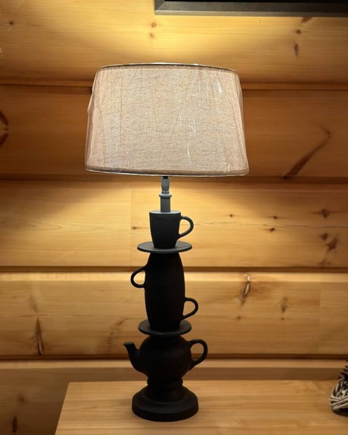 Настільна  лампа з абажуром Vloria