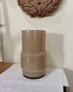 ваза бежева з масивного скла ( 28*15 см)