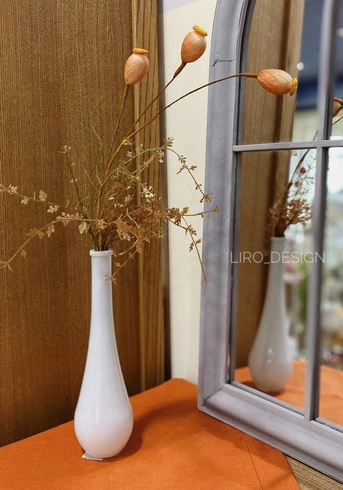 Скляна ваза на одну квітку " біла" (27 х 8 см.)