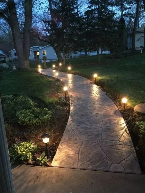 освітлення для садової доріжки